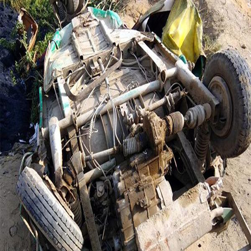 जबलपुर में एक ट्रक के खाई में गिरने से 15 की मौत