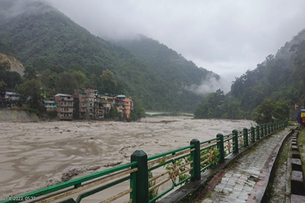 सिक्किम में बादल फटने से 23 जवान लापता...देखे तस्वीरें