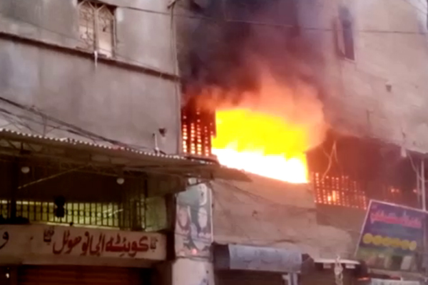 कराची में इमारत में आग, 4 की मौत