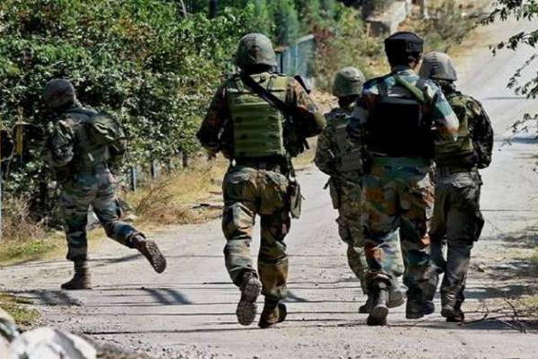 कश्मीर के शोपियां जिले में सुरक्षाबलों ने मार गिराए 5 आतंकी