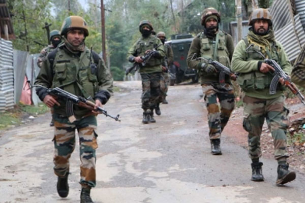 कश्मीर में तीन मुठभेड़ में 7 आतंकवादी ढेर