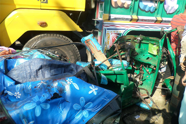 ओडिशा में सड़क दुर्घटना में 8 लोगों की मौत