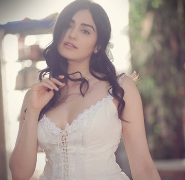 अदा शर्मा ने न्यूकमर्स को दिए सफलता के टिप्स, इंडस्ट्री उतार-चढ़ाव भरी, हारना नहीं, डटकर मुकाबला करना
