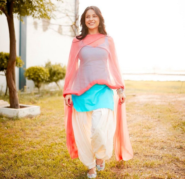 शहनाज़ गिल का Door Hoke टीज़र देख फैंस बोले – बस अब और इंतज़ार नहीं होता!