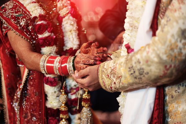 अन्नाद्रमुक के दलित विधायक ने ब्राह्मण लड़की से शादी कर फैलाई सनसनी