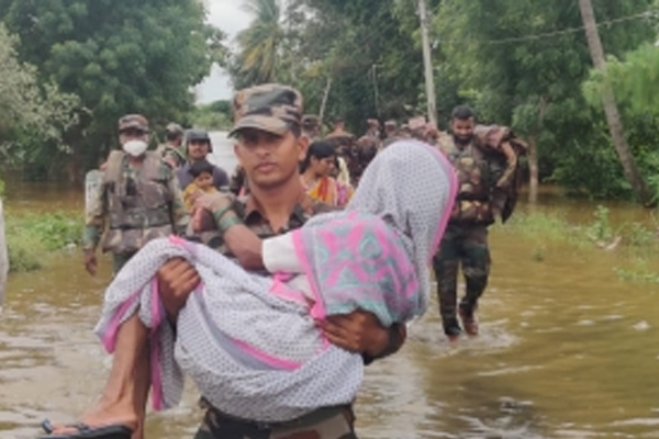 मध्य प्रदेश में बचाव अभियान में जुटी सेना, 700 से ज्यादा लोगों को बचाया