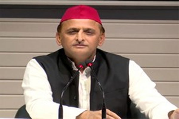 संसद के पहले दिन ही भाजपा सरकार ने महाझूठ से शुरू की अपनी पारी : अखिलेश