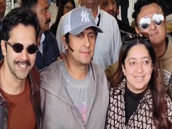 बॉर्डर-2: तनोट माता का आशीर्वाद लेने पहुंची पूरी टीम, सोनू निगम ने खुशी जाहिर की 