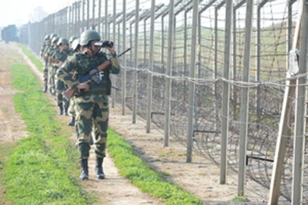जम्मू-कश्मीर के रामगढ़ सेक्टर में पाकिस्तानी गोलीबारी में BSF जवान शहीद