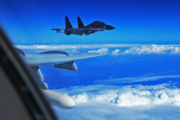चीनी लड़ाकू विमानों ने अमेरिकी वायुसेना के विमान को रोका, बढ़ा तनाव
