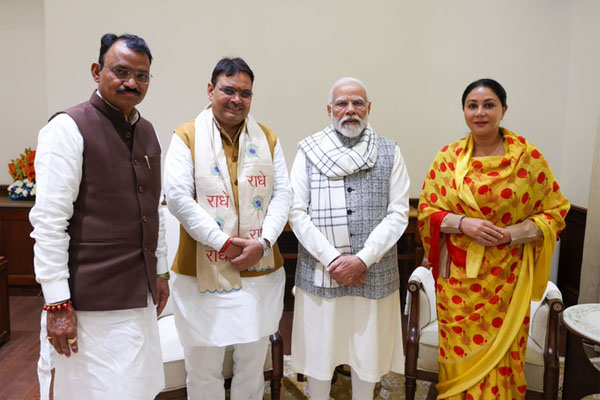 CM भजनलाल,उपमुख्यमंत्री दीया कुमारी और डॉ. प्रेम चंद बैरवा ने PM मोदी से मुलाकात की 
