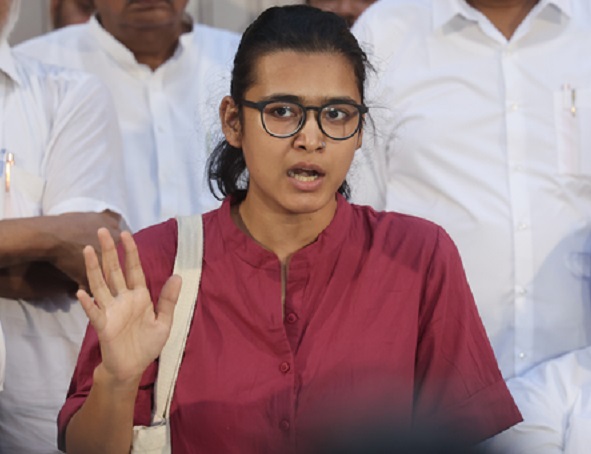 दिल्ली हाईकोर्ट ने आइसा अध्यक्ष नेहा बोरा की याचिका खारिज की, दस्तावेज उपलब्ध कराने का निर्देश