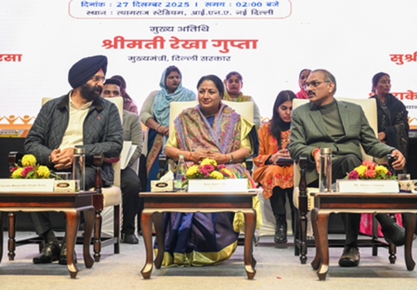 दिल्ली पॉलिटिक्सः  नए साल में गरीब परिवारों को मिलेंगी फ्लैट की चाबियां- सीएम रेखा गुप्ता
