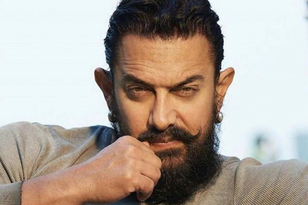 लेखकों को फिल्म उद्योग ज्यादा मेहनताना दे : आमिर खान