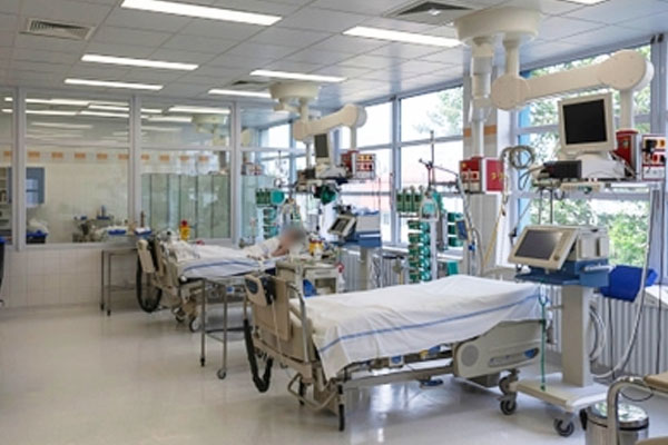 ओवरचार्जिग करने वाले अस्पताल के खिलाफ प्राथमिकी दर्ज