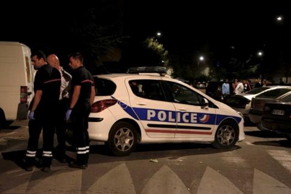 फ्रांस में मस्जिद के बाहर गोलीबारी, 8 घायल