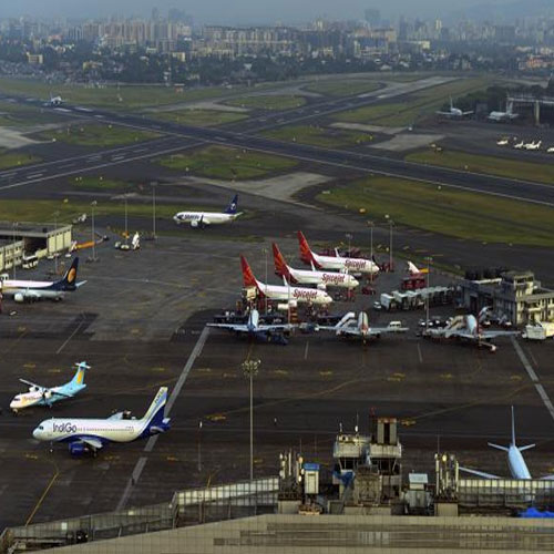 मुंबई एयरपोर्ट के ऊपर संदिग्ध रूप से उडे पांच पैराशूट, PMO ने मांगी जानकारी