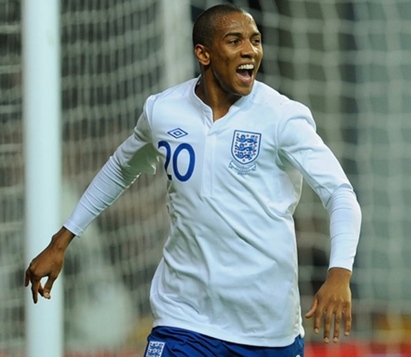 फुटबॉल : सीजन के आखिर में रिटायरमेंट लेंगे इंग्लैंड के पूर्व स्टार एश्ले यंग
