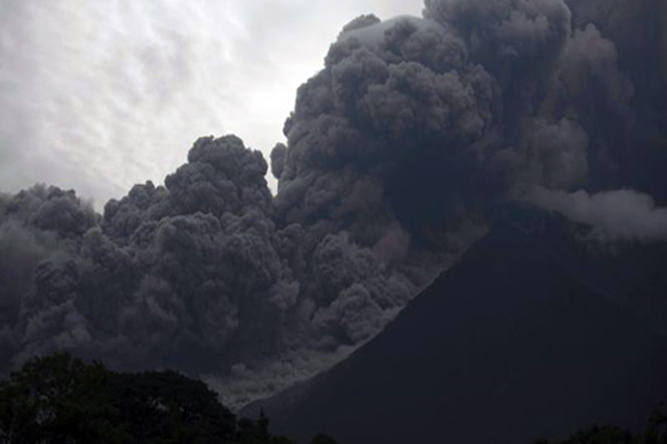 ग्वाटेमाला ज्वालामुखी विस्फोट : मृतकों की संख्या बढक़र 69 हुई