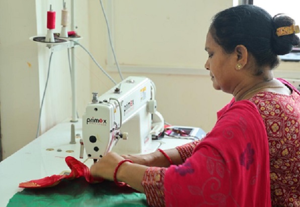 गुजरात : वस्त्र प्रसाद की पहल से सोमनाथ की अनेक स्थानीय महिलाएं बनीं लखपति दीदी