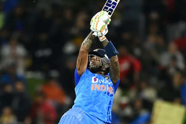 भारत के बल्लेबाज सूर्यकुमार यादव ने ICC टी20 क्रिकेटर ऑफ द ईयर का पुरस्कार जीता