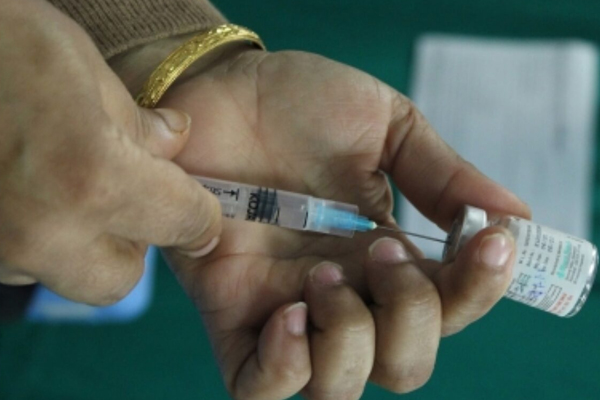 भारत के कोविड वैक्सीन कवरेज ने 28-करोड़ के लैंडमार्क को पार किया