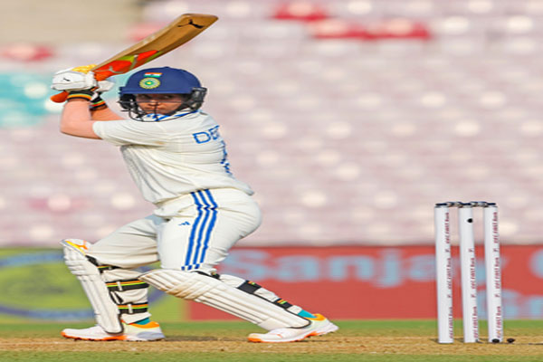 इंग्लैंड के खिलाफ पहली पारी में भारतीय महिला टीम ने बनाए 428 रन