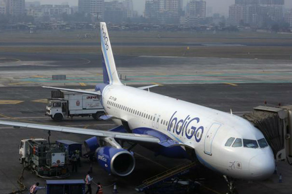 एयर इंडिया के बाद इंडिगो ने रद्द किया शिवसेना सांसद का टिकट