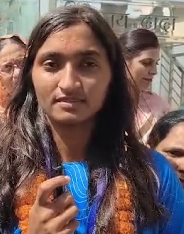 कोरिया के 44 वर्षों के दबदबे को खत्म करके अच्छा लगा, गोल्ड जीतकर लौटीं कीर्ति शर्मा का घर पहुंचने पर स्वागत