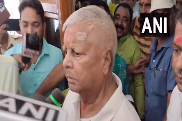 लालू यादव ने की बाबा बासुकीनाथ धाम में पूजा,कहा -मोदी ने कोई काम नहीं किया सिर्फ झूठ बोला