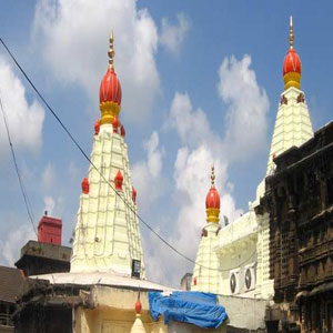 कोल्हापुर महालक्ष्मी मंदिर : खुला खजाने का दरवाजा, मिले हीरे-जवाहरात