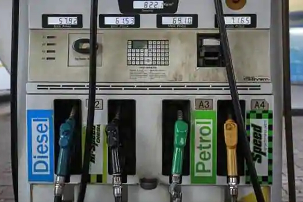 पेट्रोल, डीजल के दाम में बड़ी वृद्धि, दिल्ली में 83.13 रुपये प्रति लीटर हुआ पेट्रोल