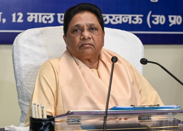 मायावती का भाजपा और आप पर हमला, बोलीं- संत रविदास के नाम पर राजनीति से समाज रहे सतर्क
