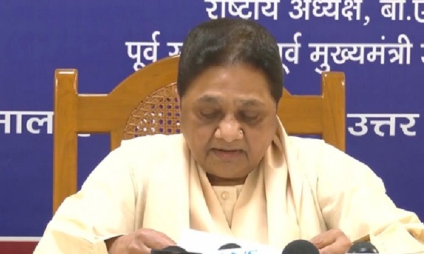 मायावती ने 2027 के लिए फूंका बिगुल, बोलीं- रेवड़ियों के सहारे चुनावी छलावे से रहें सावधान