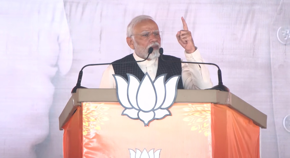 छत्तीसगढ़ में मोदी बोले : छत्तीसगढ़ के आदिवासी, गरीब, पिछड़े सभी कांग्रेस की विदाई के लिए आतुर