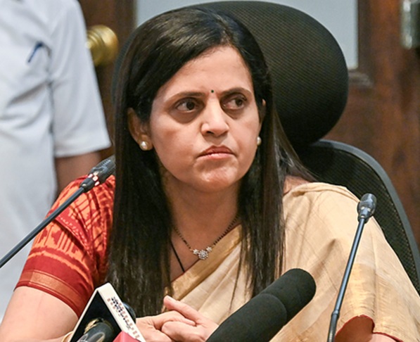 मुंबई : चेंबूर में पेड़ गिरने के हादसे पर बीएमसी की जांच रिपोर्ट, दो ठेकेदारों पर 7 लाख रुपए जुर्माने की सिफारिश
