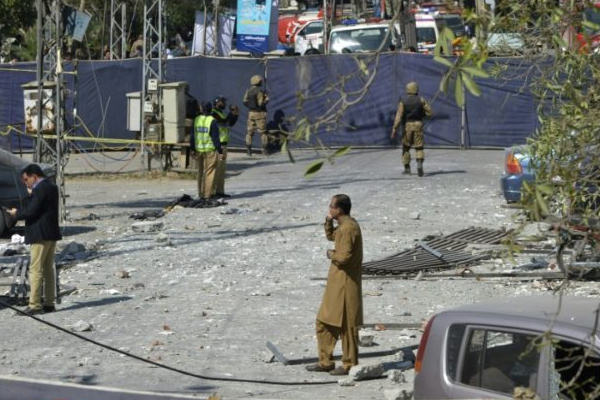 पाकिस्तान: फिर दहला लाहौर, जबरदस्त धमाके 8 मरे, 15 घायल