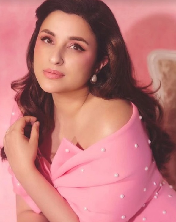 परिणीति चोपड़ा के बर्थडे पर मां और बहन ने दी शुभकामनाएं, शेयर की बचपन की खास तस्वीरें 