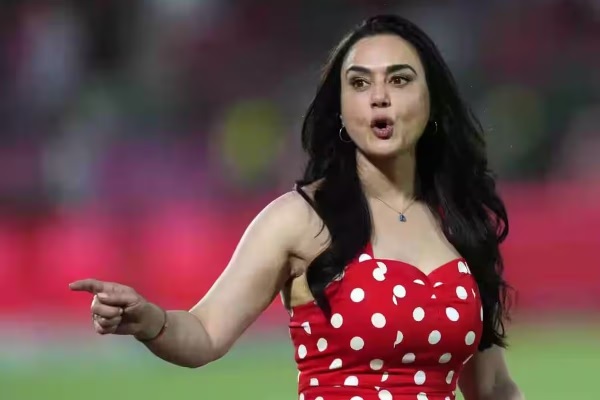 प्रीति जिंटा : एक सिक्के ने तय किया भविष्य, हेड आया और बन गईं बॉलीवुड की डिंपल गर्ल
