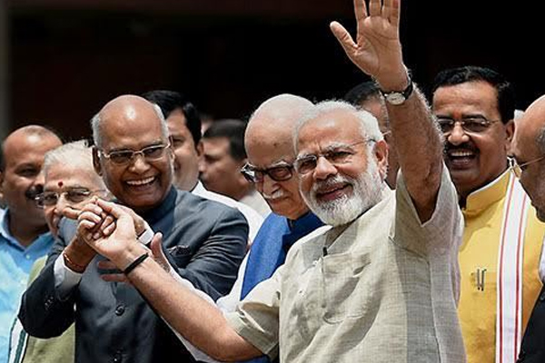 प्रधानमंत्री मोदी ने राष्ट्रपति चुने जाने पर कोविंद को बधाई दी