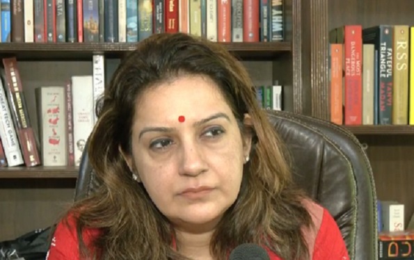 चुनाव आयोग की पारदर्शिता पर उठ रहे सवाल, जवाबदेही जरूरी : प्रियंका चतुर्वेदी