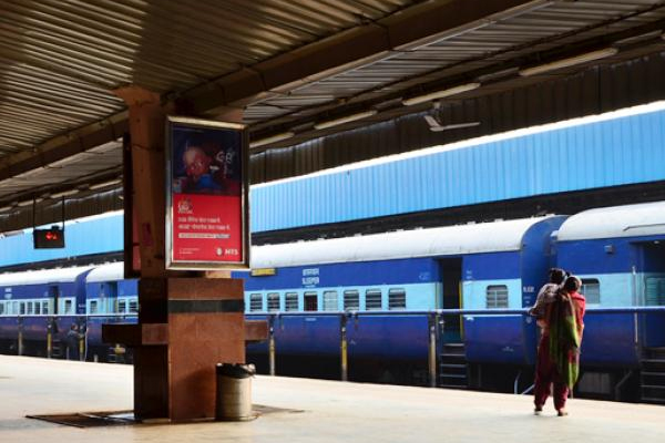 भारतीय रेल ने अब तक 155 जोड़ी ट्रेनों को किया रद्द