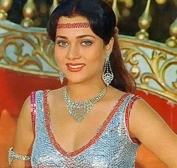 राजकपूर ने बदला नाम, फिल्म में झरने वाले सीन से मिली पहचान; इससे कहीं ज्यादा दिलचस्प है मंदाकिनी की कहानी
