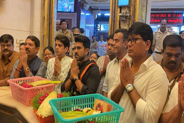 राम चरण ने मुंबई के सिद्धिविनायक मंदिर में अयप्पा दीक्षा की पूरी