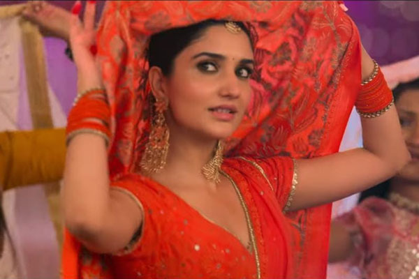 ‘मन्नू क्या करेगा’ के गीत ‘सैयाँ’ में साची के मंत्रमुग्ध कर देने वाले डांस मूव्स और ललित पंडित–मलिनी अवस्थी की लोक-संगीत प्रतिभा