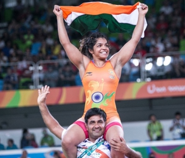 साक्षी मलिक: बचपन में ही हुआ कुश्ती से लगाव, ओलंपिक में मेडल जीतने वाली बनीं पहली भारतीय महिला रेसलर
