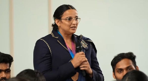 डिस्कस थ्रो में ब्रॉन्ज जीतने वालीं सीमा कालीरमन ने प्रधानमंत्री से कहा- अब दोस्तों से बोलूंगी, हां मैं पीएम मोदी से मिली हूं 
