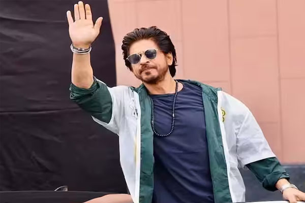 अमेरिका में शूटिंग के दौरान घायल हुए शाहरुख खान,नाक में बहने लगा खून