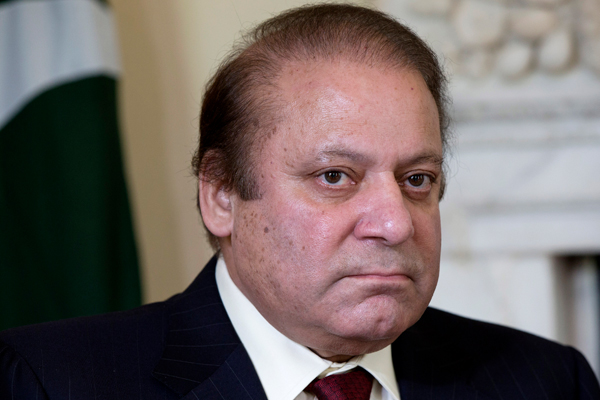 पाकिस्तान : शरीफ ने प्रधानमंत्री पद छोड़ा