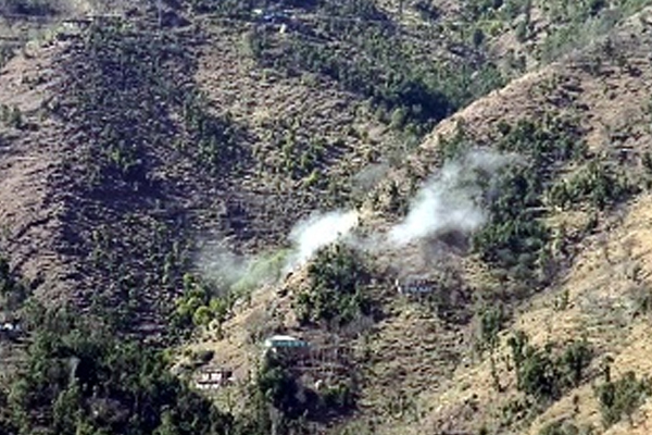 पाकिस्तान ने फिर किया संघर्ष विराम का उल्लंघन, सैनिक शहीद, 2 घायल